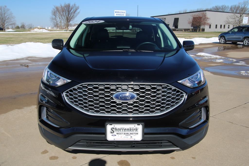 Used 2024 Ford Edge SEL image 2