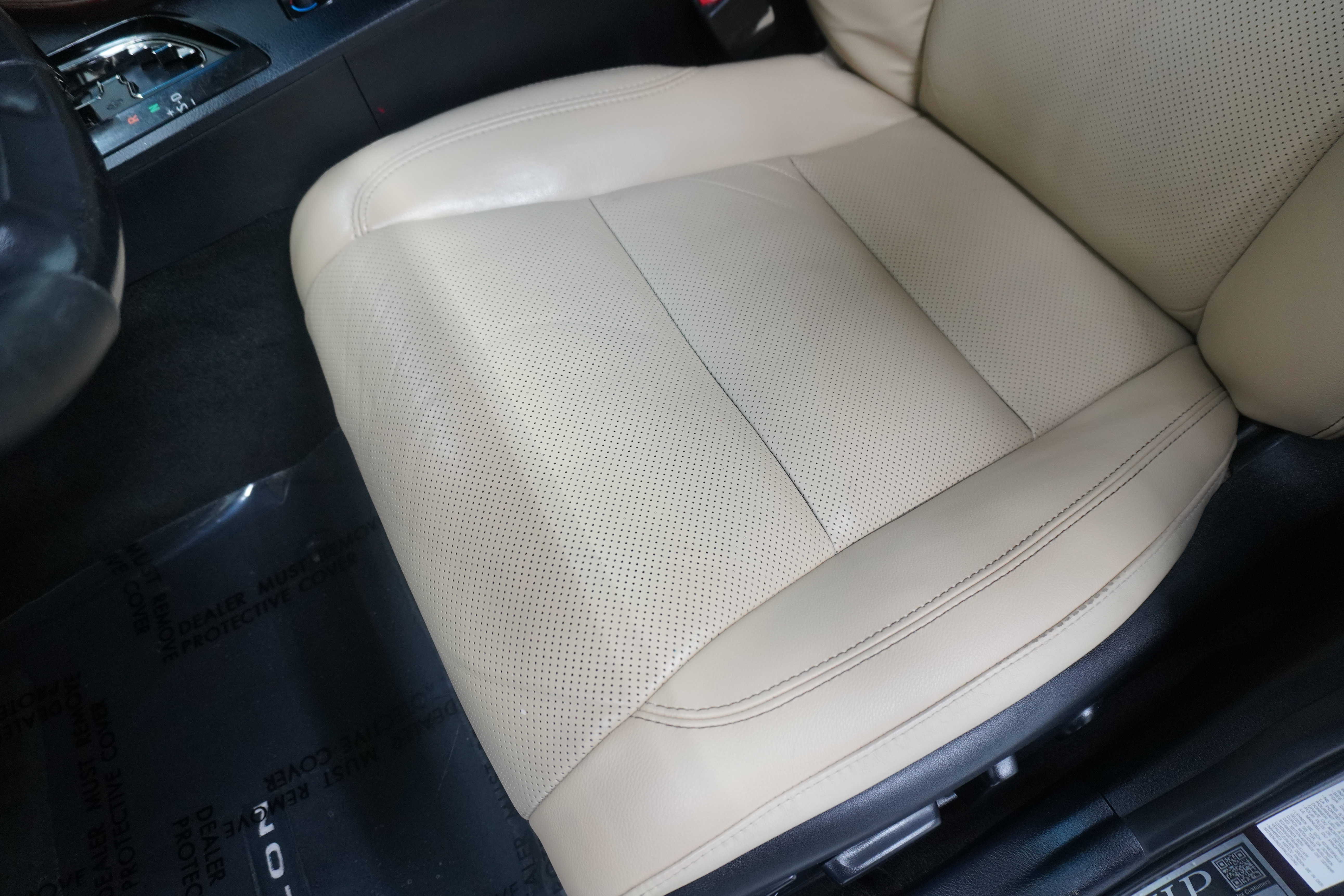Used 2015 Toyota Avalon Limited w/ Technology Package FWD image 11