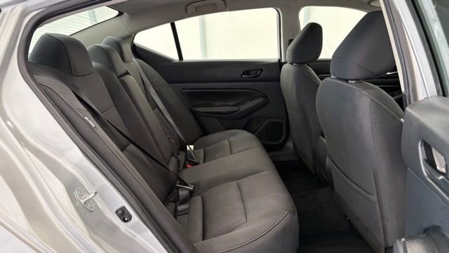 Used 2025 Nissan Altima 2.5 SV FWD image 24