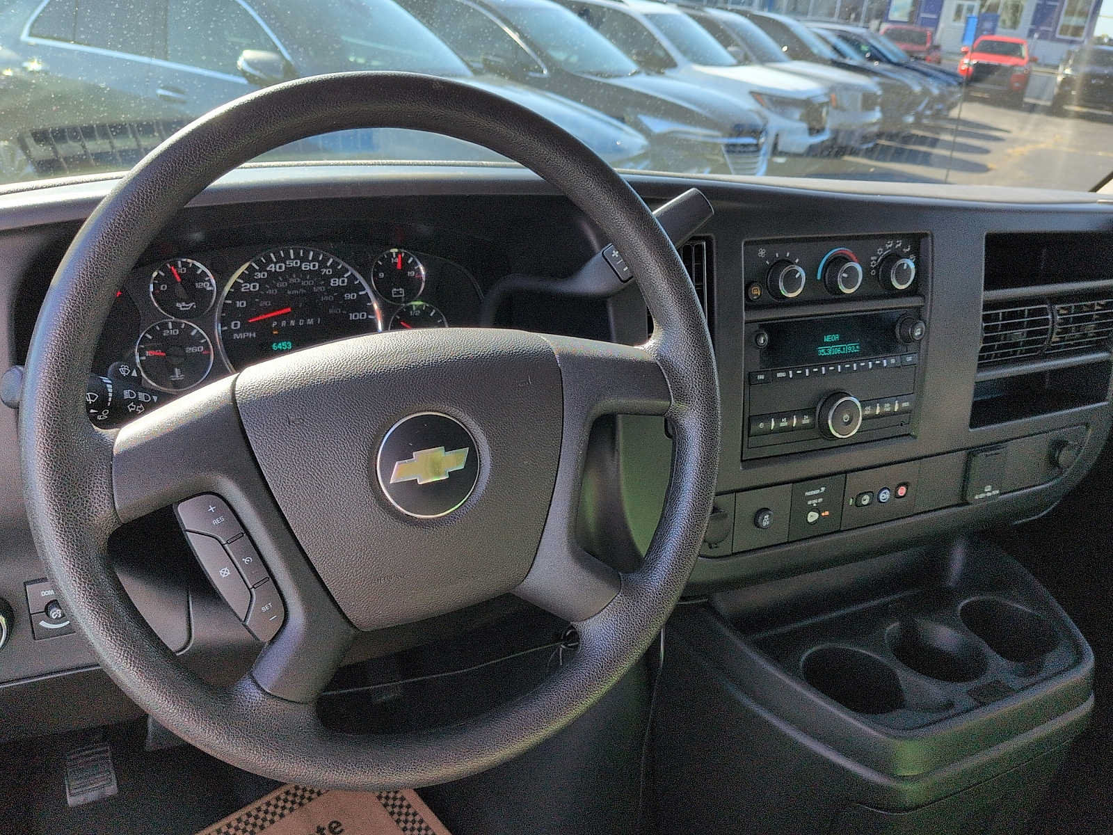 Used 2025 Chevrolet Express 3500 Extended w/ Driver Convenience Package RWD image 12