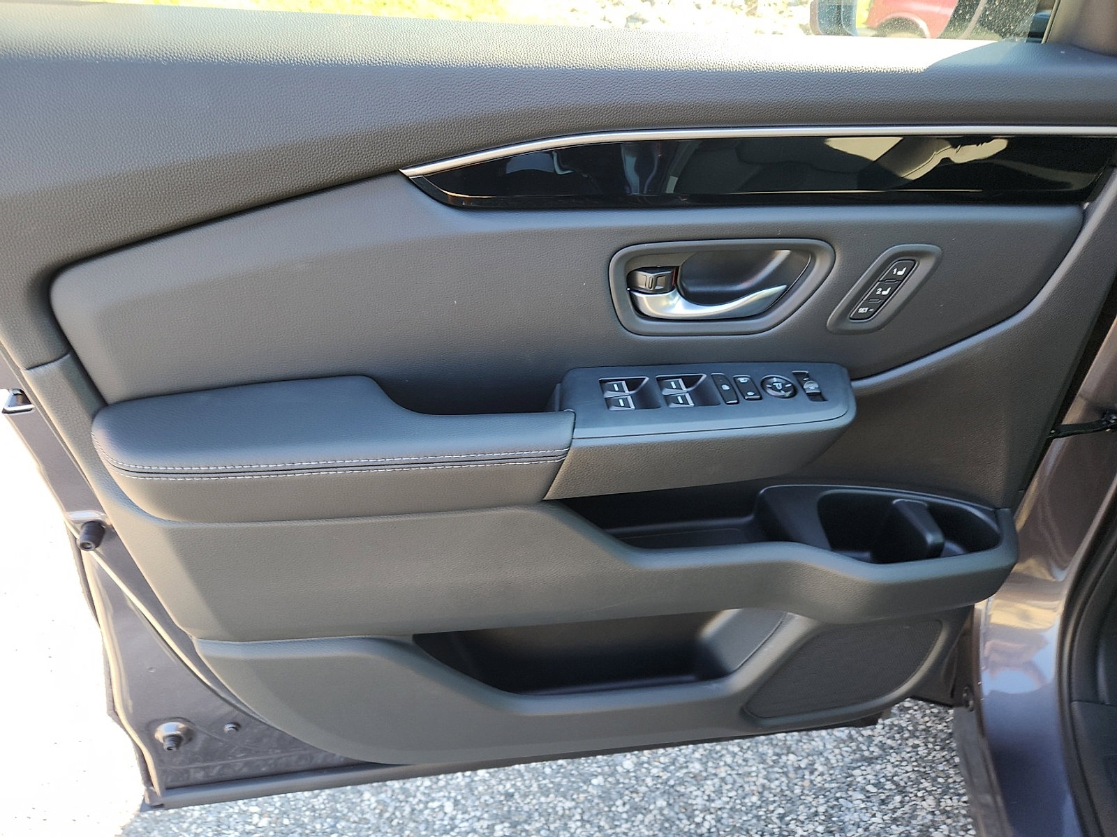 New 2025 Honda Pilot Touring image 8