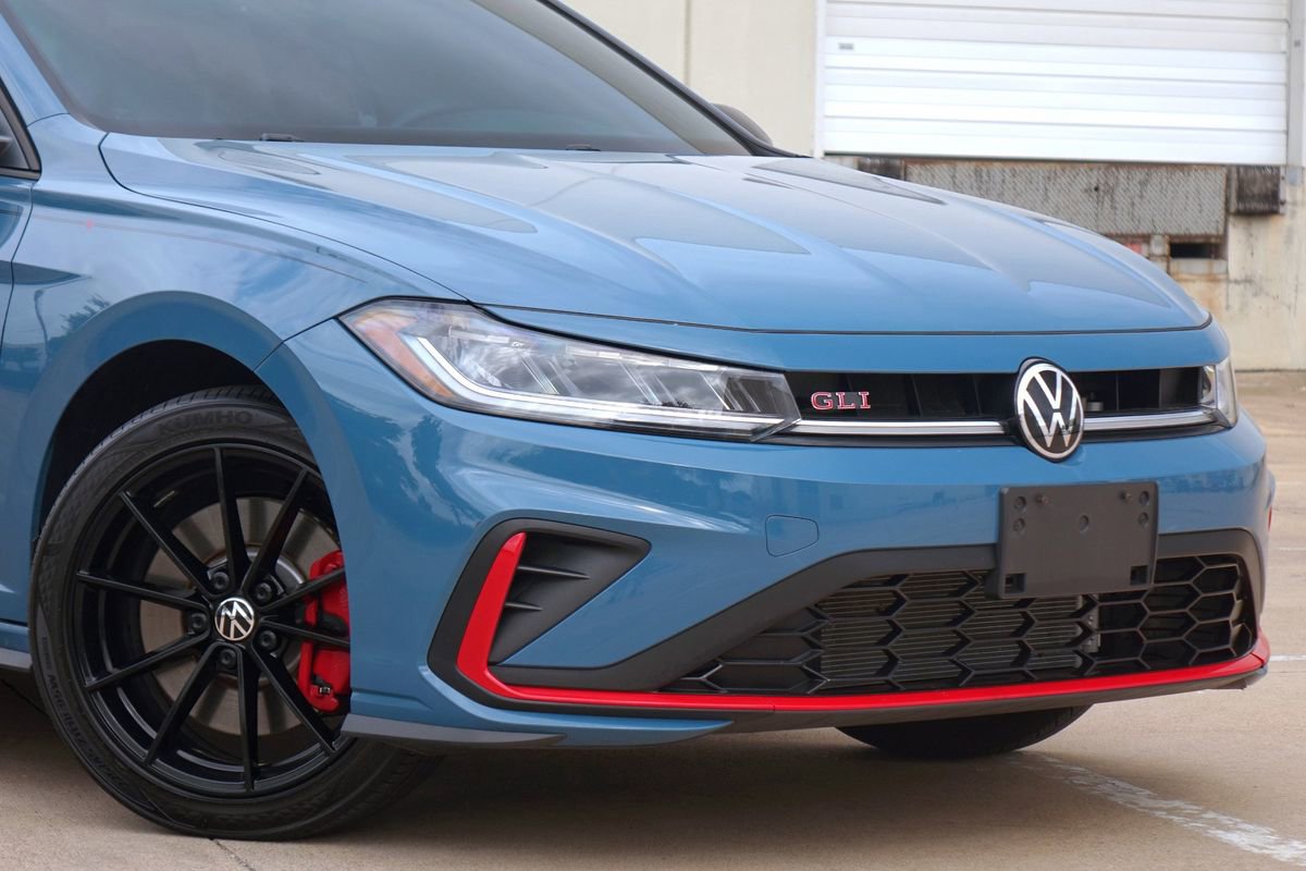 Used 2025 Volkswagen Jetta GLI Autobahn FWD image 16