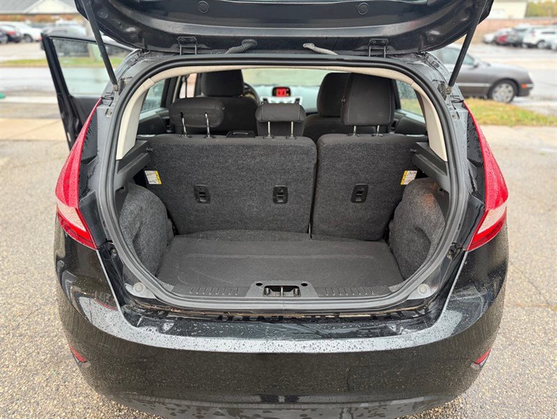 Used 2013 Ford Fiesta SE image 15