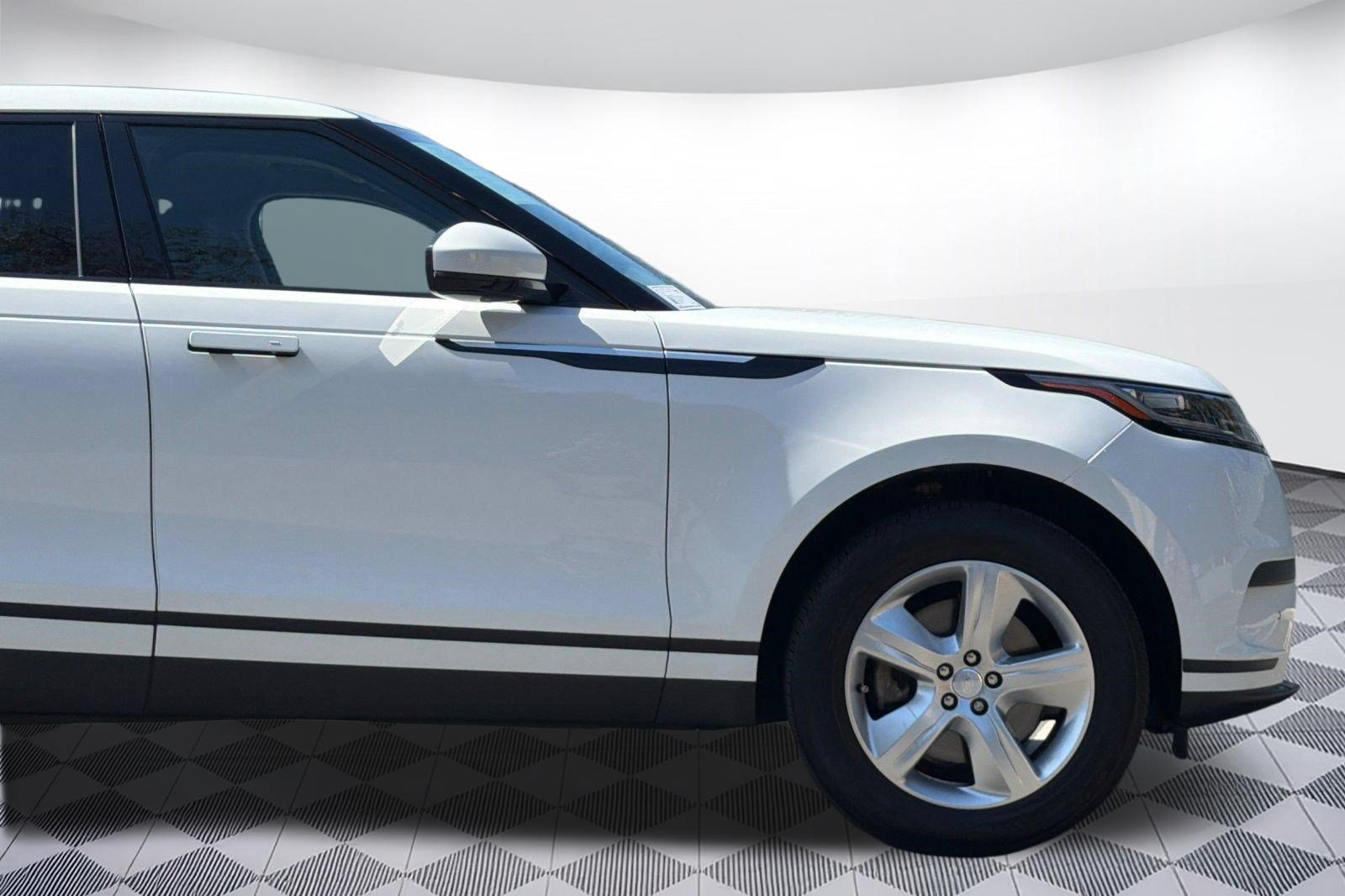 Used 2023 Land Rover Range Rover Velar S AWD/4WD image 38