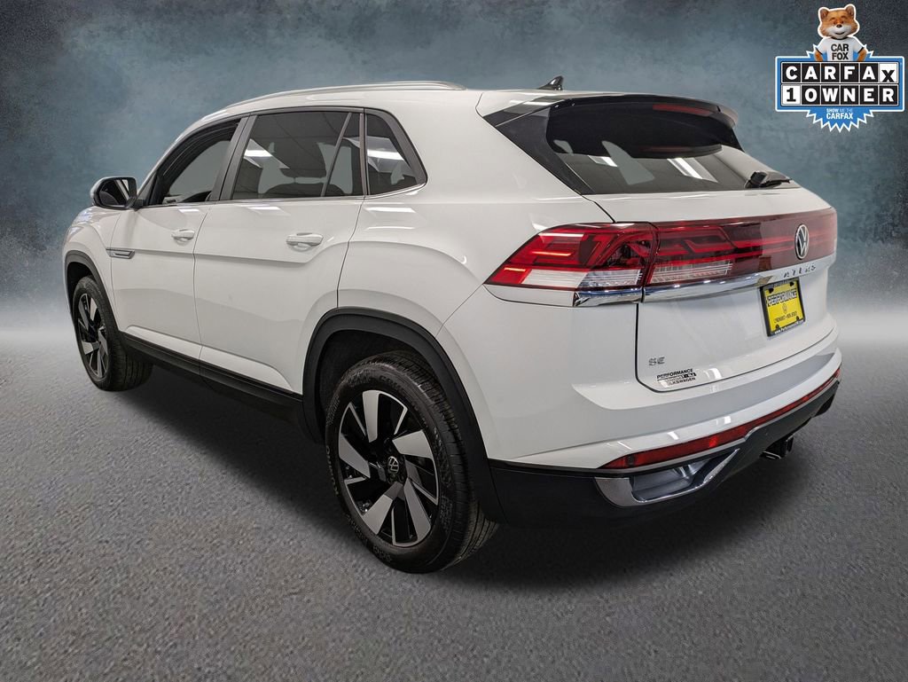 Used 2025 Volkswagen Atlas Cross Sport SE w/ Panoramic Sunroof Package FWD image 6