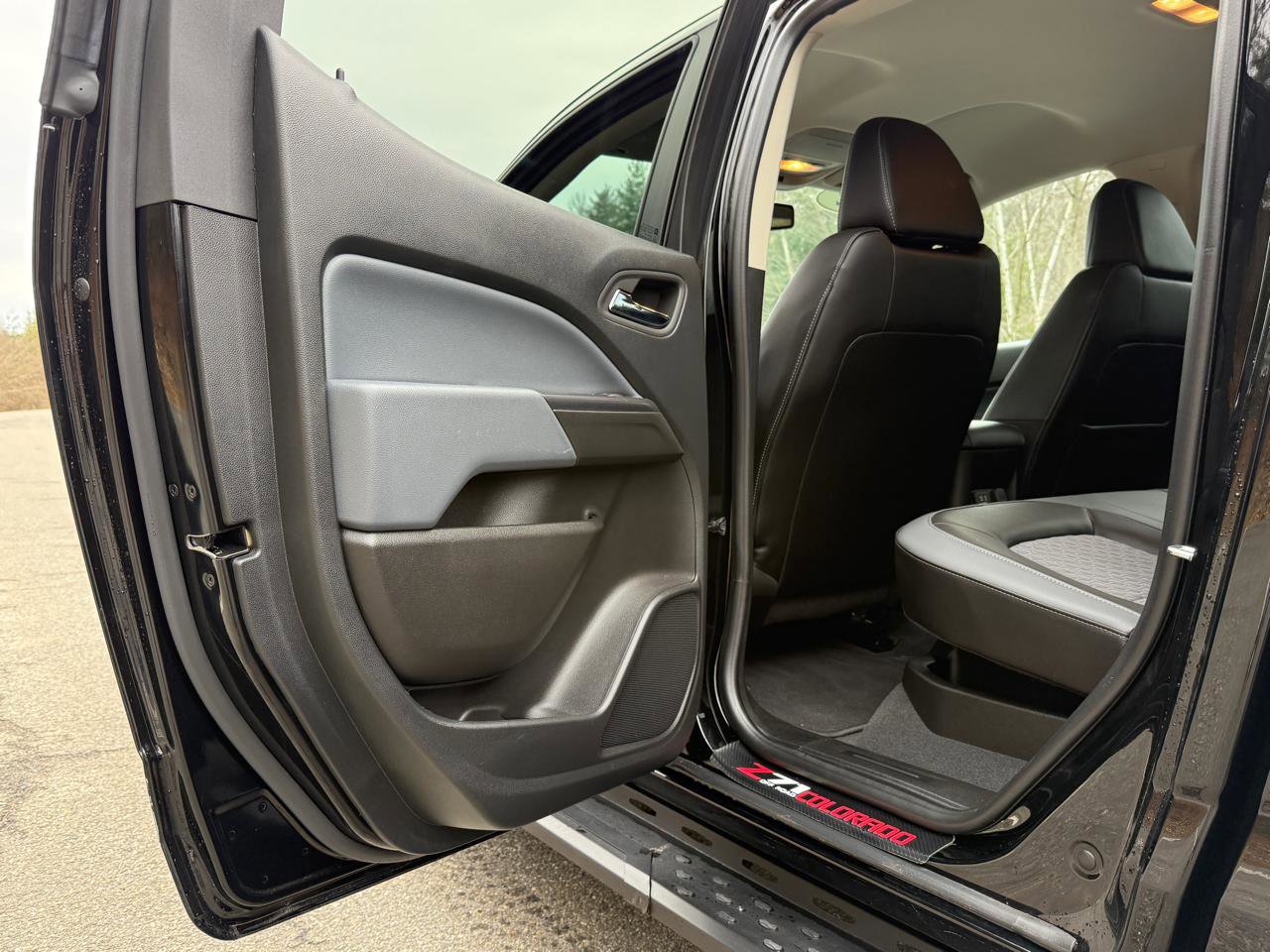 Used 2022 Chevrolet Colorado Z71 w/ Safety Package image 21