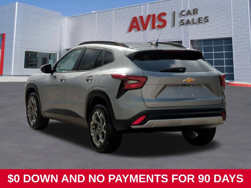 Used 2025 Chevrolet Trax LT w/ LT Convenience Package FWD image 9