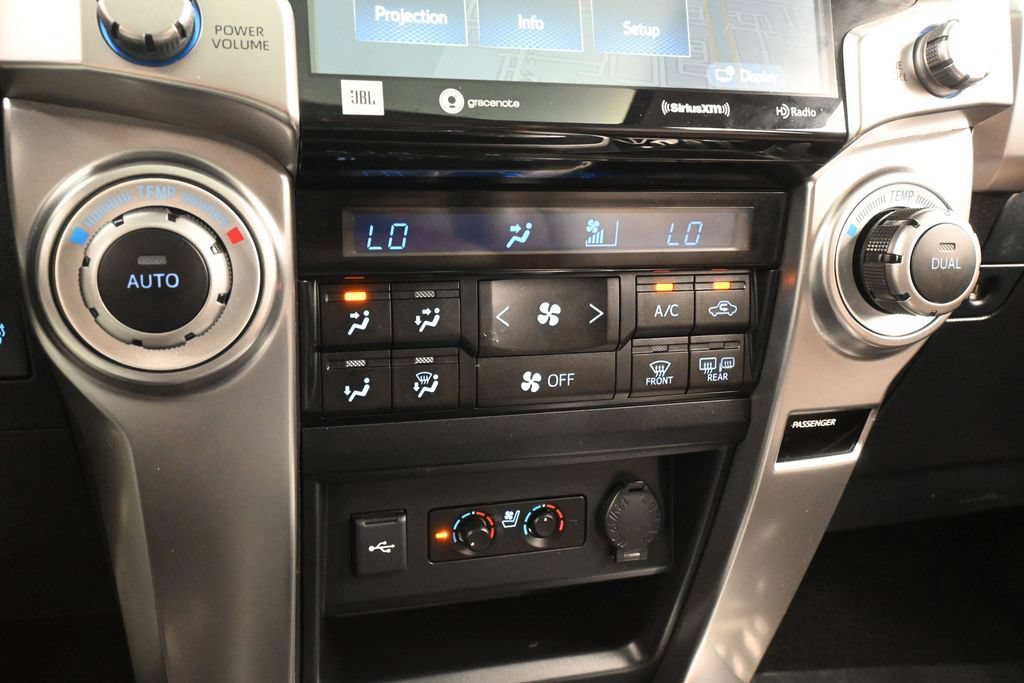 Used 2024 Toyota 4Runner Limited AWD/4WD image 21