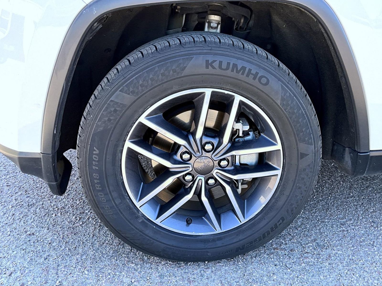 Used 2019 Jeep Grand Cherokee Limited AWD/4WD image 22