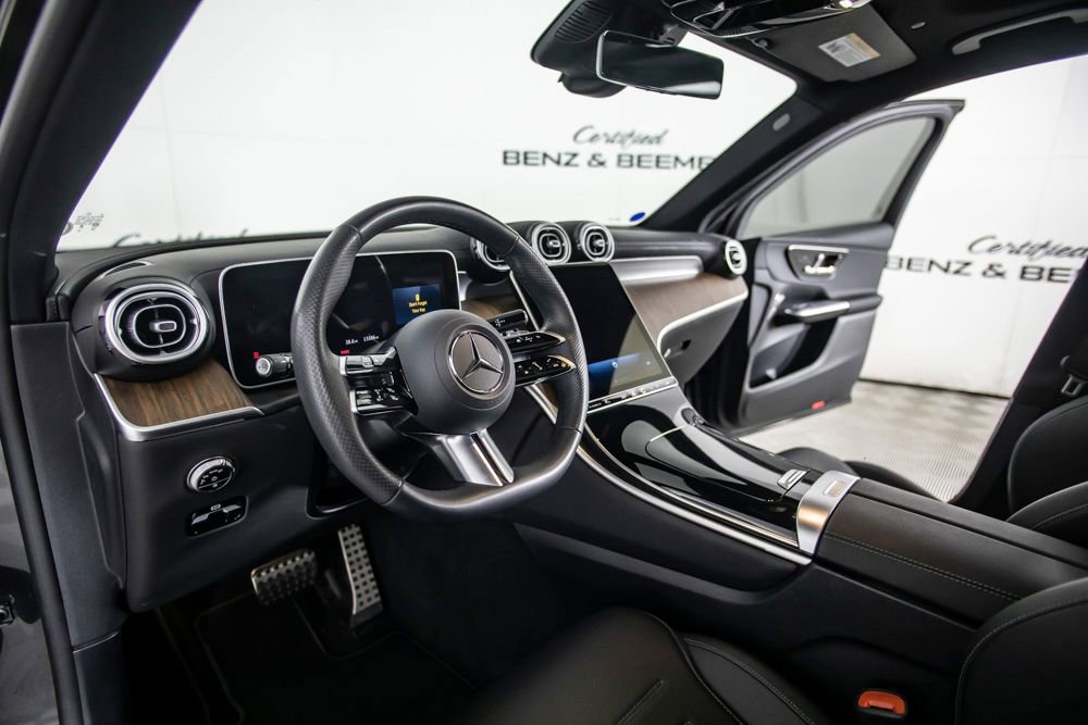 Used 2025 Mercedes-Benz GLC 300 4MATIC w/ AMG Line image 20