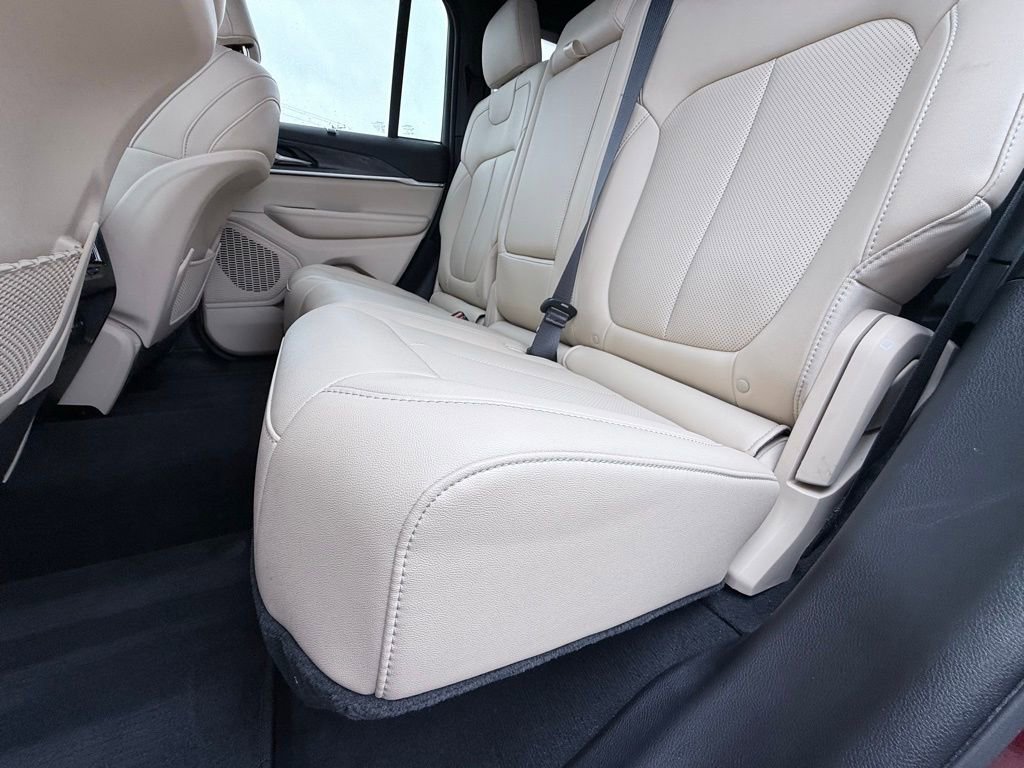 Used 2024 Jeep Grand Cherokee Limited w/ Luxury Tech Group II image 27