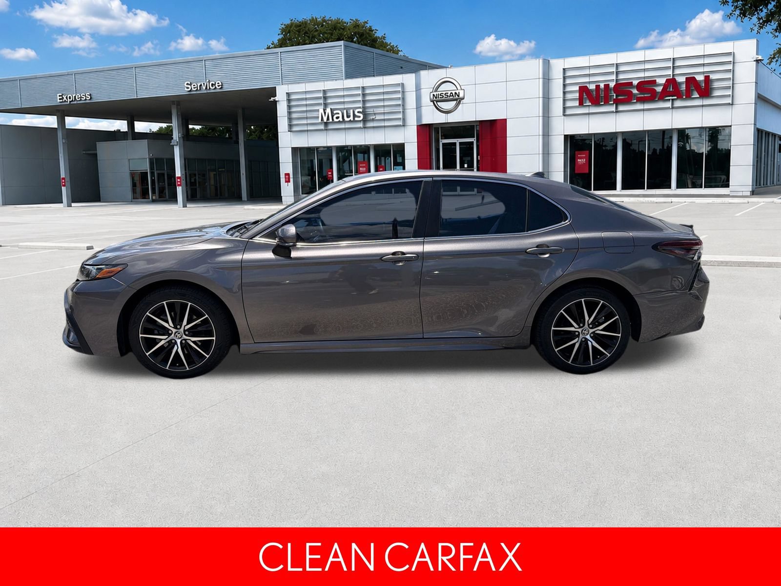 Used 2022 Toyota Camry SE w/ Convenience Package FWD image 7