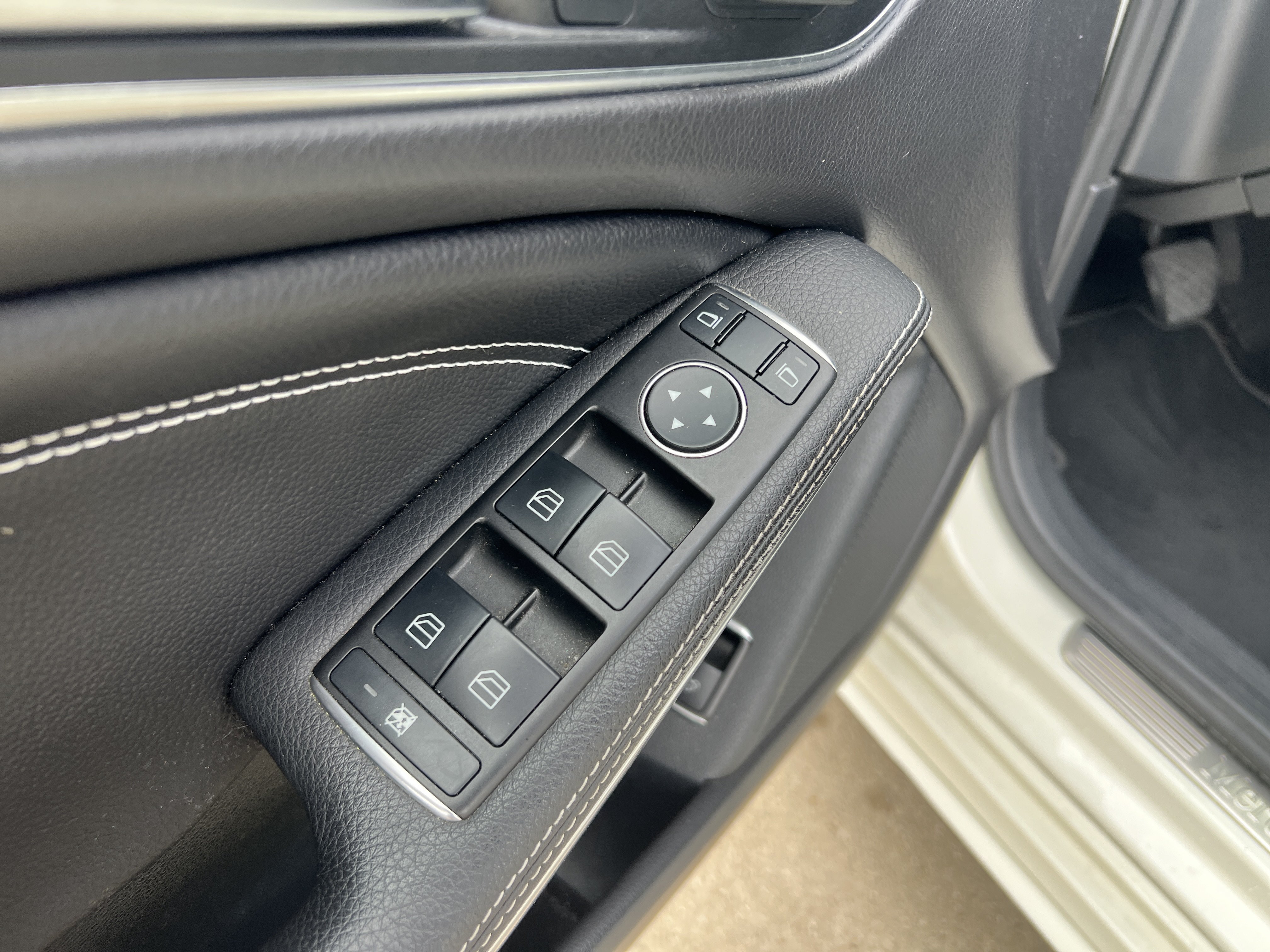 Used 2016 Mercedes-Benz CLA 250 image 16
