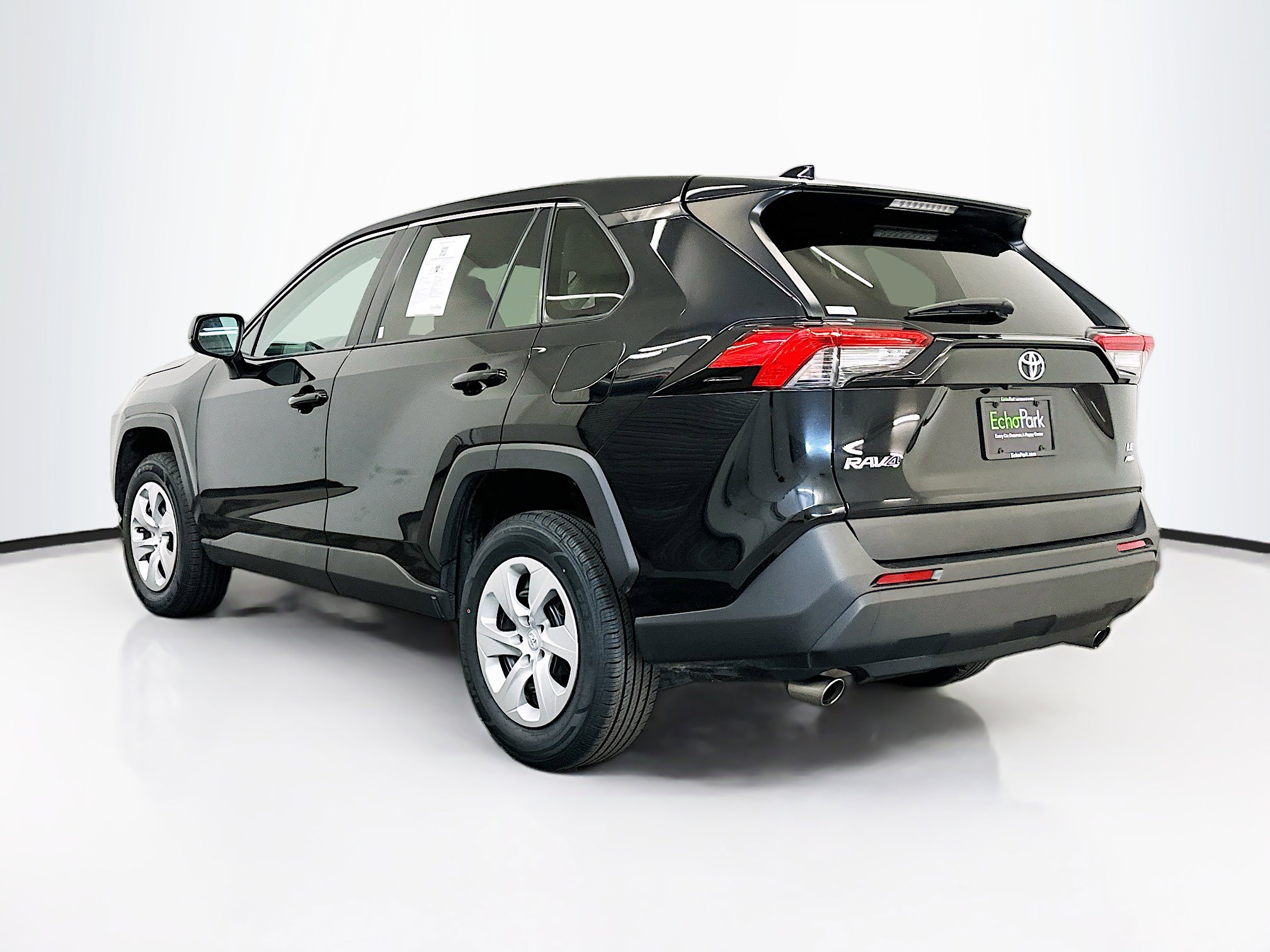 Used 2024 Toyota RAV4 LE image 5