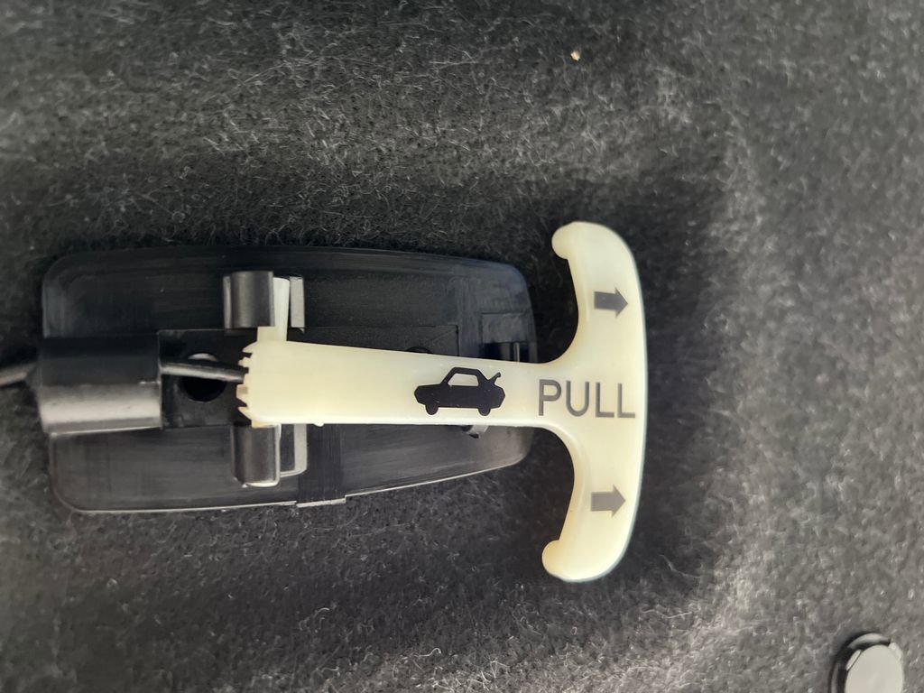 Used 2025 Nissan Sentra SV FWD image 32