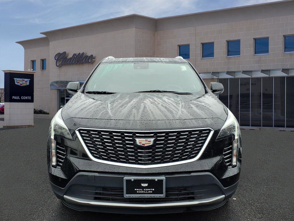 Used 2019 Cadillac XT4 Premium Luxury w/ Cold Weather Package image 2