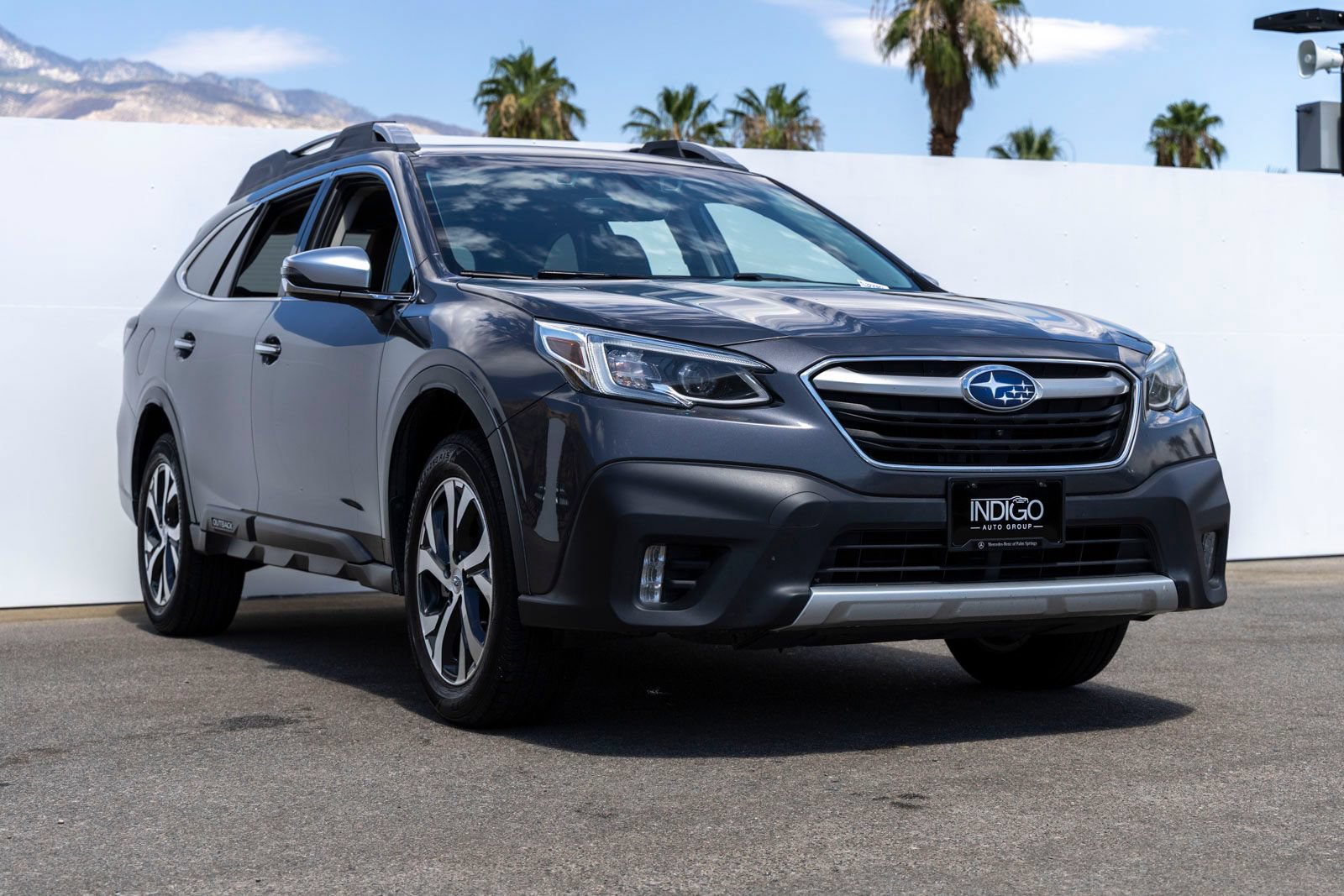 Used 2020 Subaru Outback Touring w/ Tech Package 2 AWD/4WD image 2
