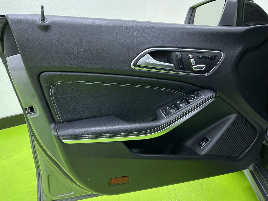 Used 2018 Mercedes-Benz CLA 250 4MATIC image 16