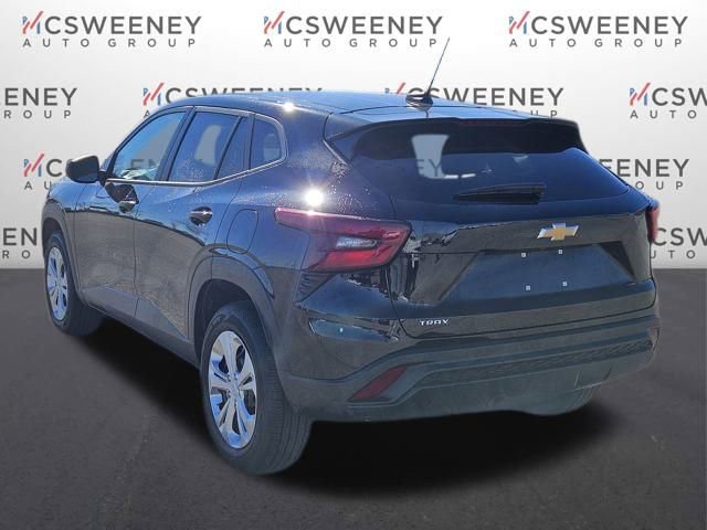 Used 2025 Chevrolet Trax LS image 3