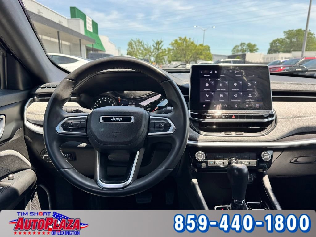 Used 2024 Jeep Compass Latitude AWD/4WD image 37