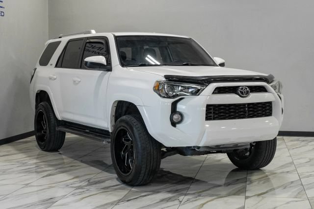 Used 2017 Toyota 4Runner SR5 RWD image 9