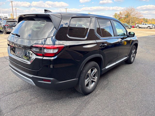 Used 2025 Honda Pilot EX-L image 3
