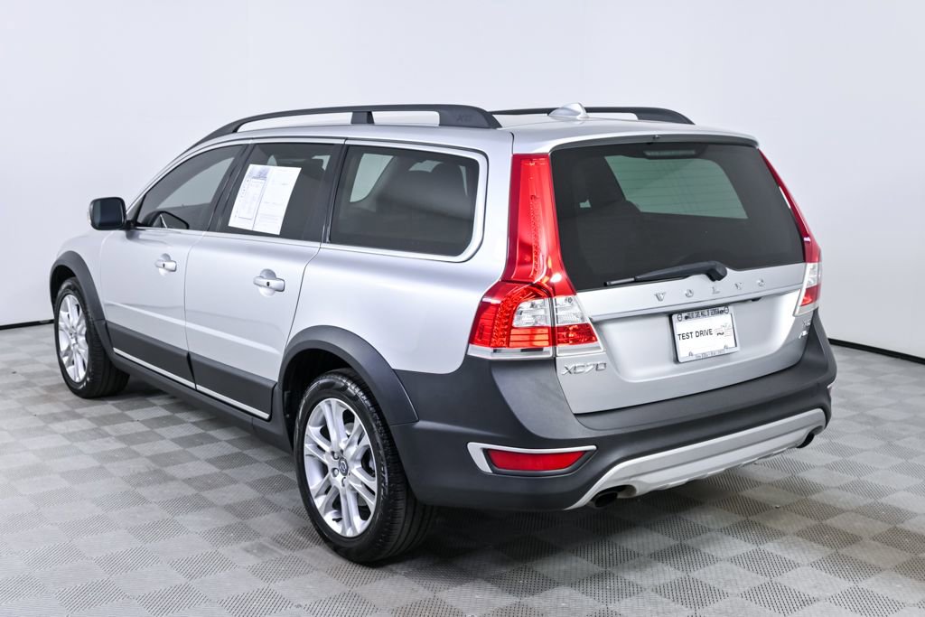 Used 2016 Volvo XC70 T5 Premier w/ Proximity Package AWD/4WD image 4