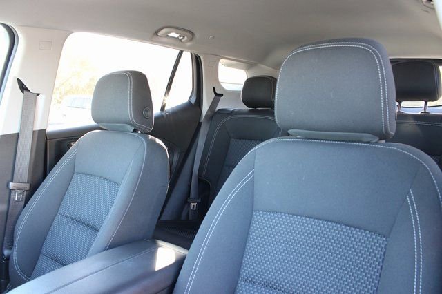 Used 2023 GMC Terrain SLE w/ Driver Convenience Package image 14