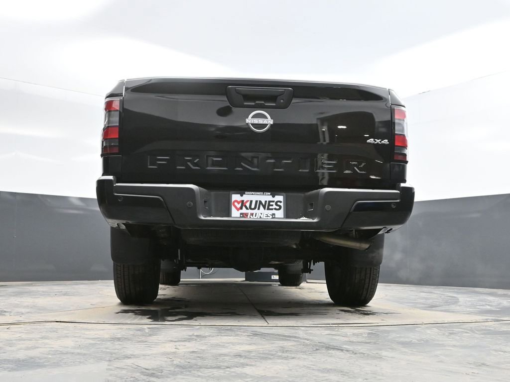 Used 2025 Nissan Frontier SV image 40