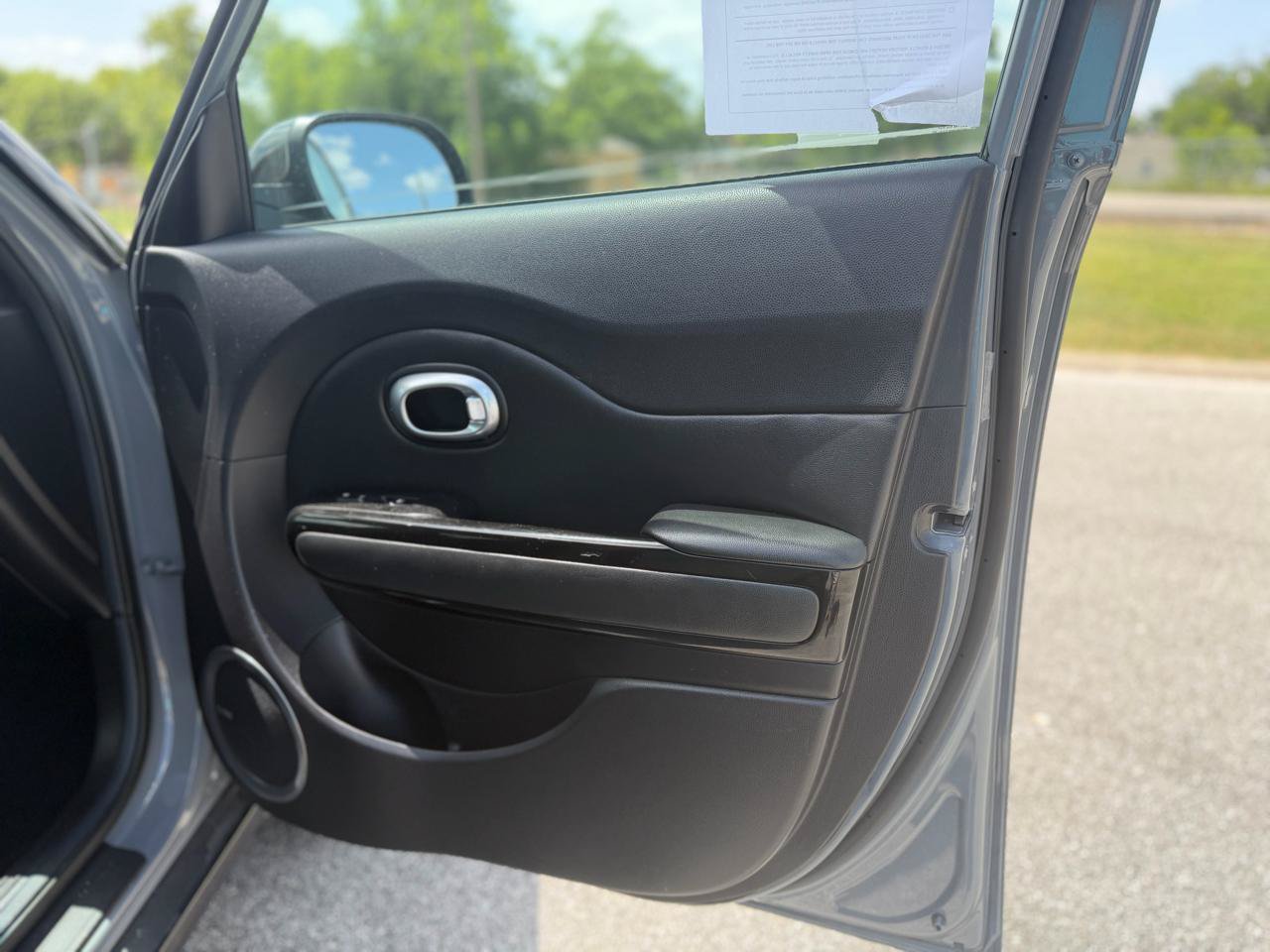 Used 2015 Kia Soul ! w/ Sun & Sound Package FWD image 17