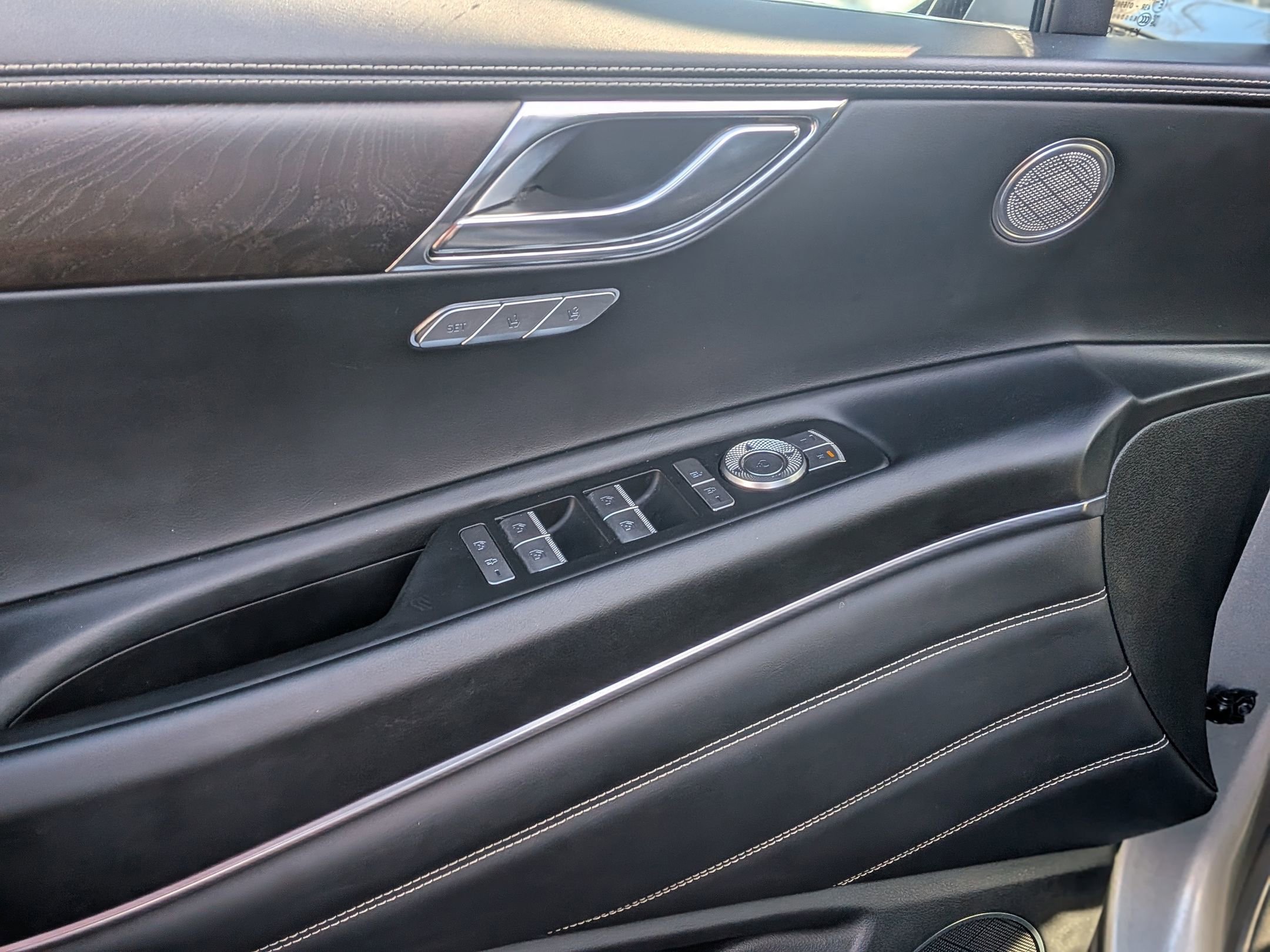 Used 2024 Genesis GV80 2.5T image 15