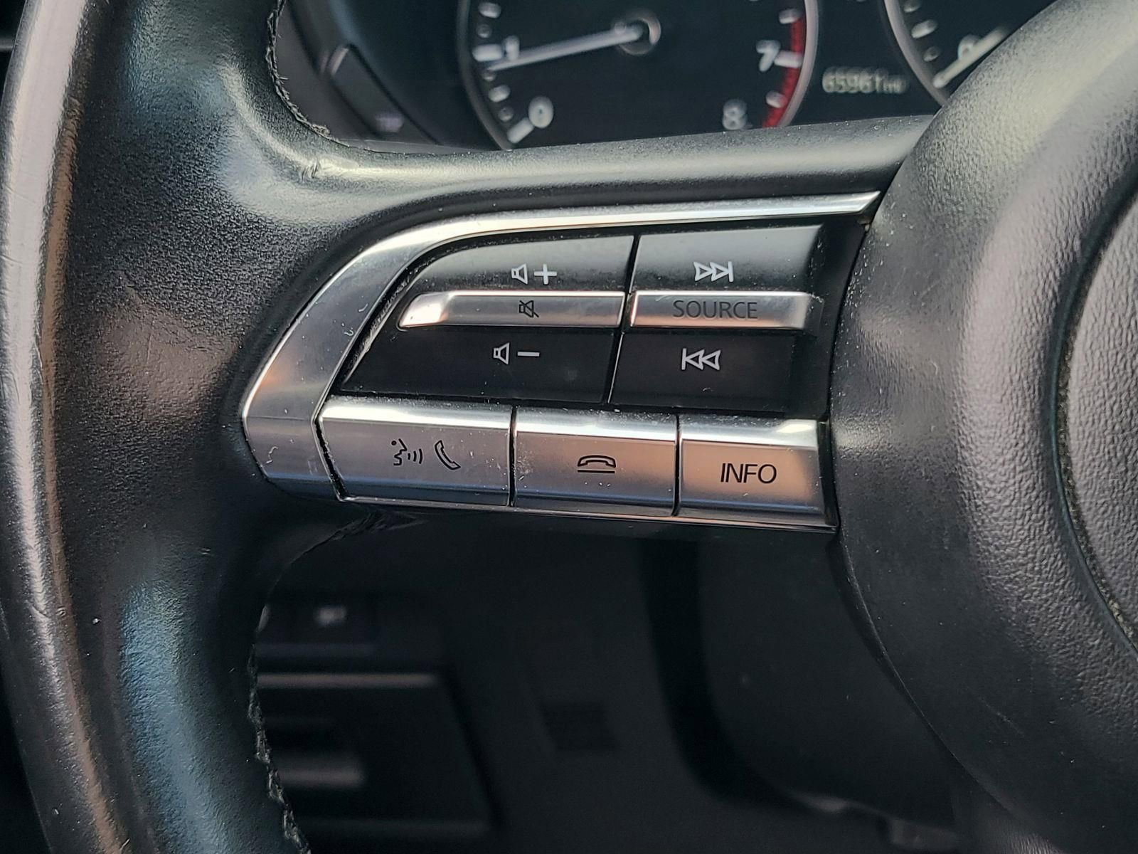 Used 2023 MAZDA MAZDA3 s image 29