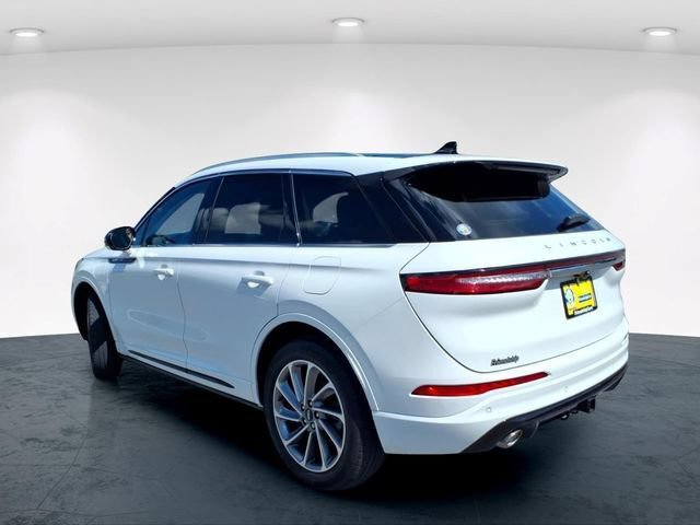 Used 2022 Lincoln Corsair Grand Touring w/ Towing Package AWD/4WD image 10