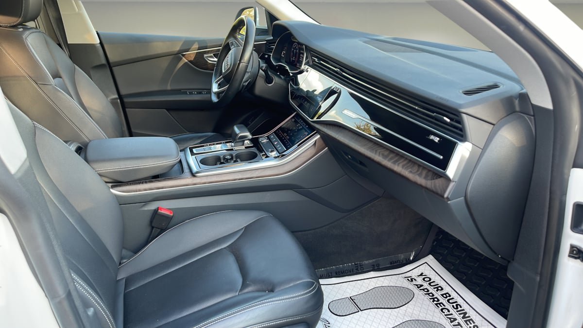 Used 2019 Audi Q8 Premium Plus w/ Premium Plus AWD/4WD image 8