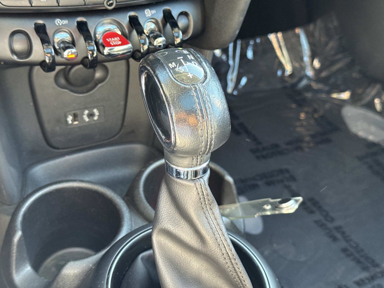 Used 2017 MINI Cooper 4-Door Hardtop image 24