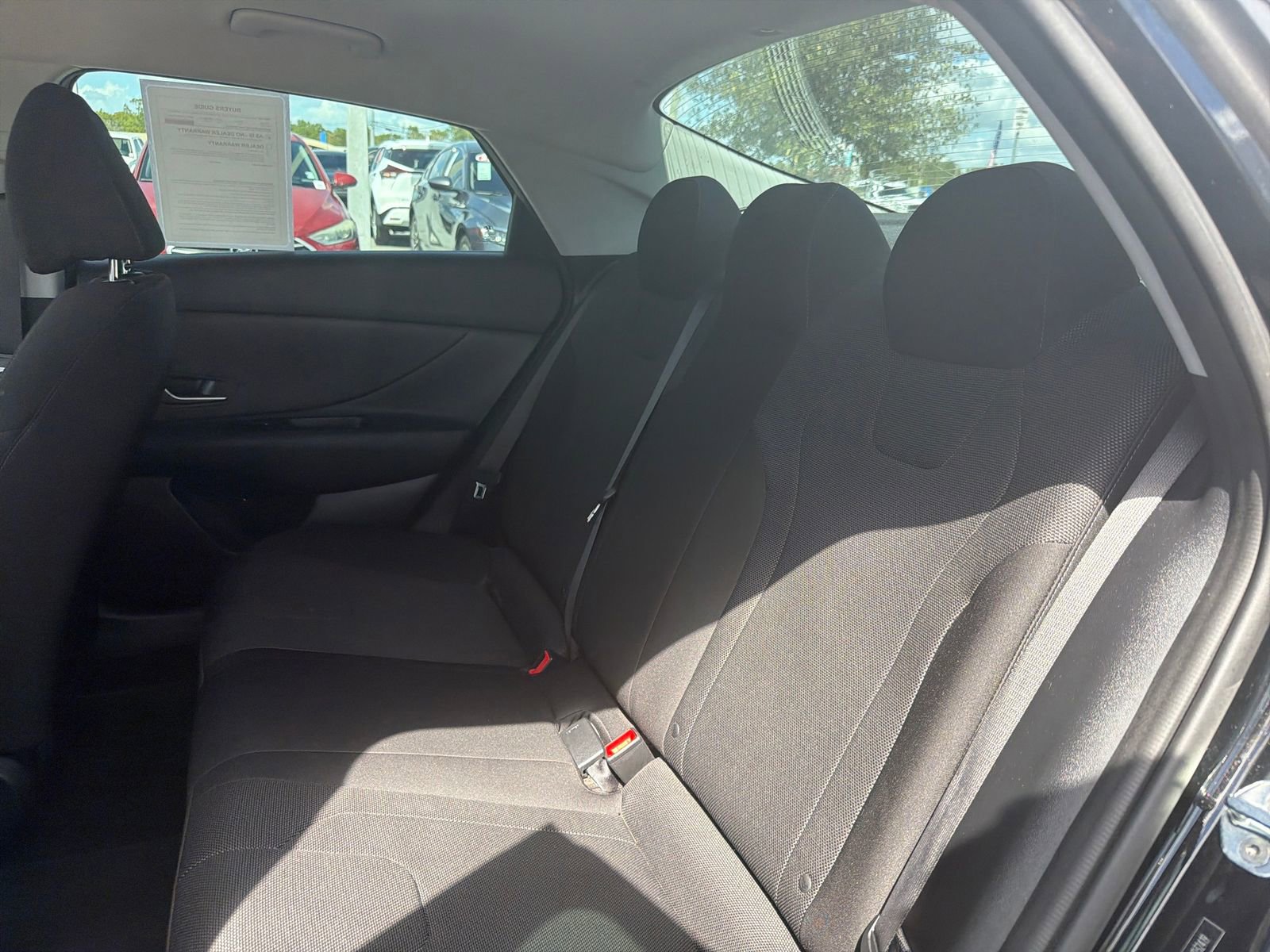 Used 2021 Hyundai Elantra SE w/ Preferred Accessory Package image 21