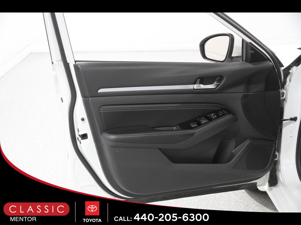 Used 2023 Nissan Altima 2.5 SV w/ SV Premium Package image 4