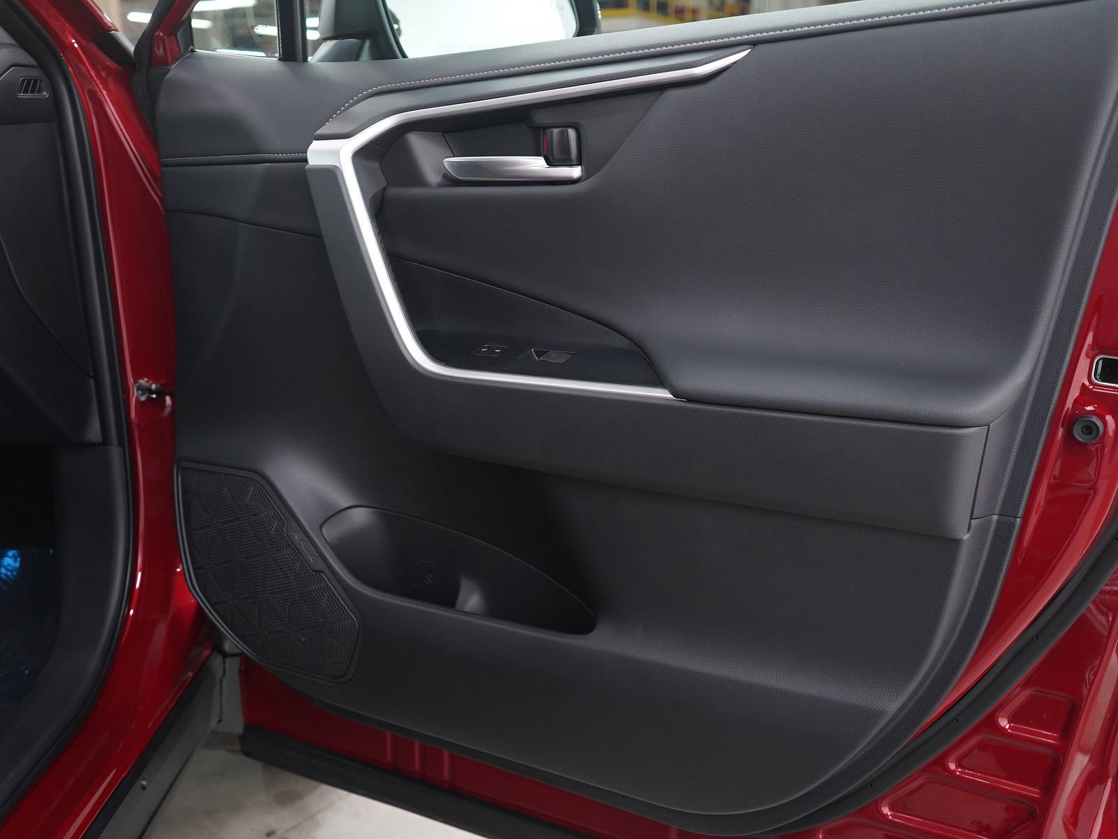 Used 2025 Toyota RAV4 Limited w/ Weather Package image 9