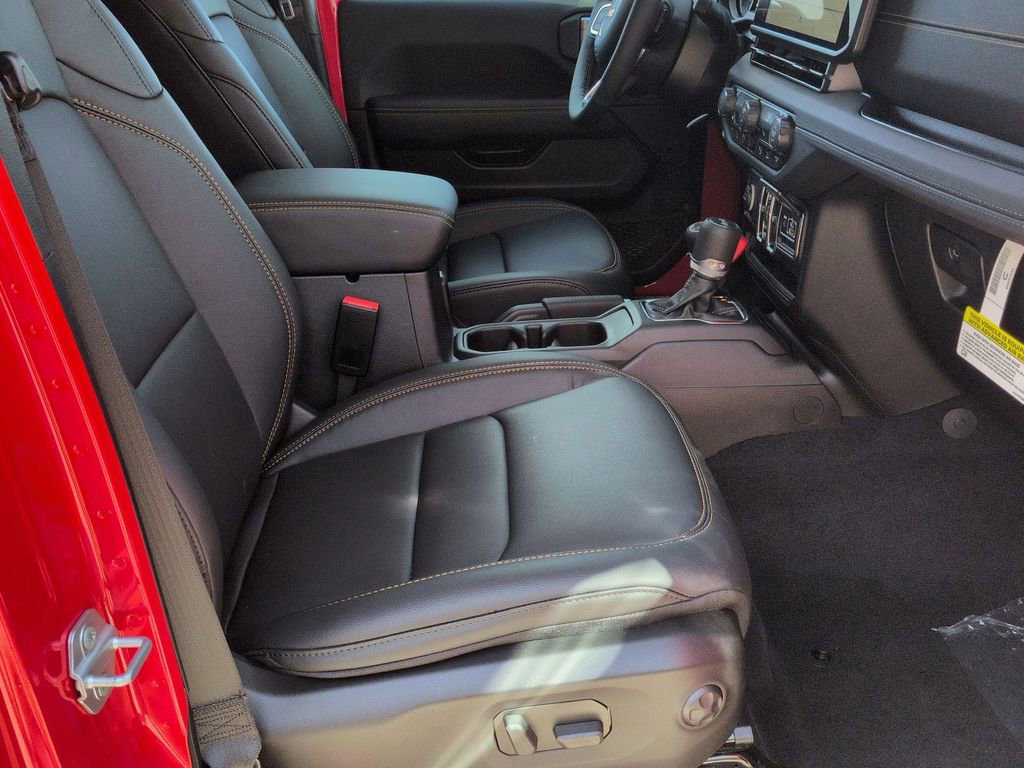 New 2025 Jeep Wrangler Sahara image 20