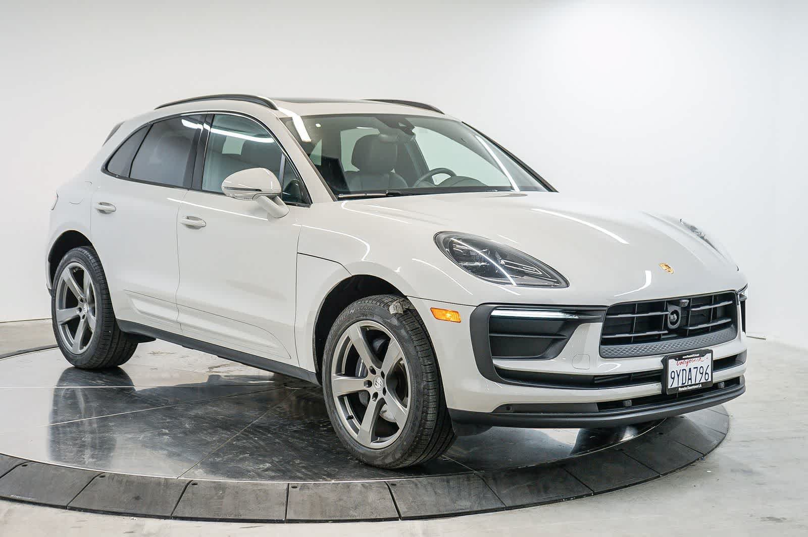 Certified 2026 Porsche Macan AWD/4WD image 7