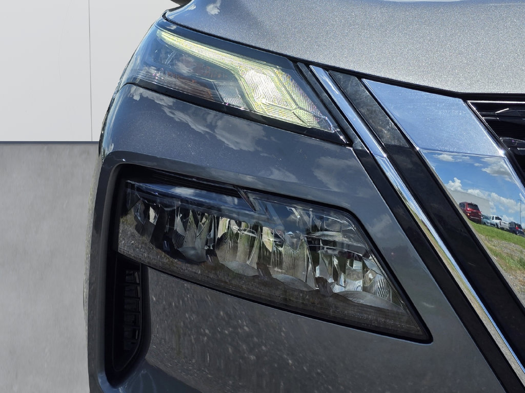 Used 2021 Nissan Rogue S FWD image 9