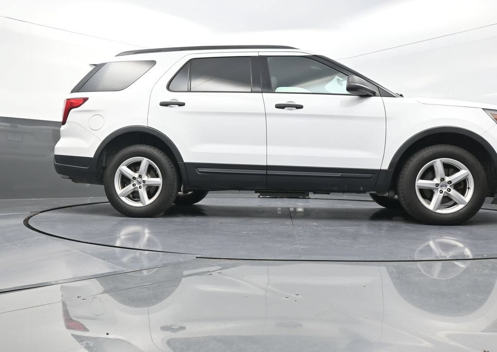 Used 2018 Ford Explorer 4WD w/ Class II Trailer Tow Package image 28