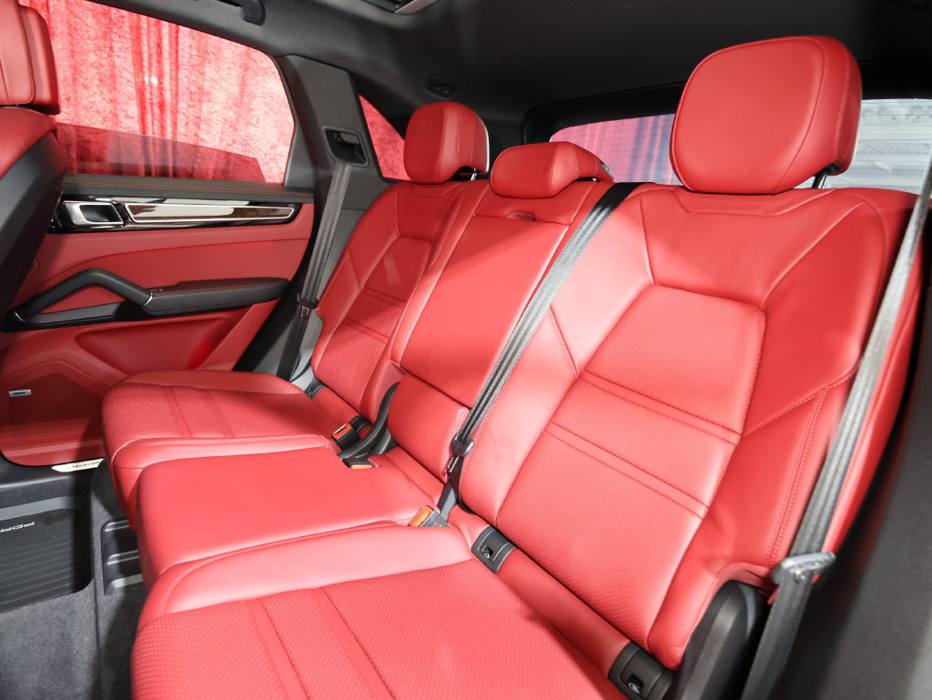 Used 2019 Porsche Cayenne S AWD/4WD image 13