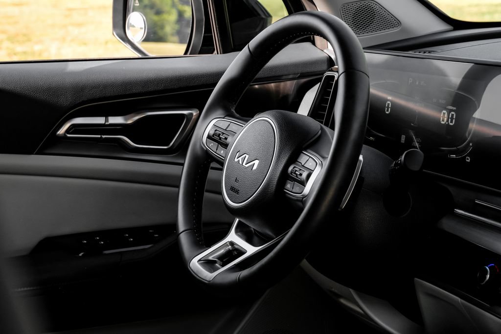 Used 2025 Kia Sportage EX w/ EX Premium Package AWD/4WD image 17