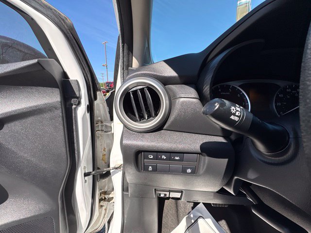 Used 2021 Nissan Versa S FWD image 15
