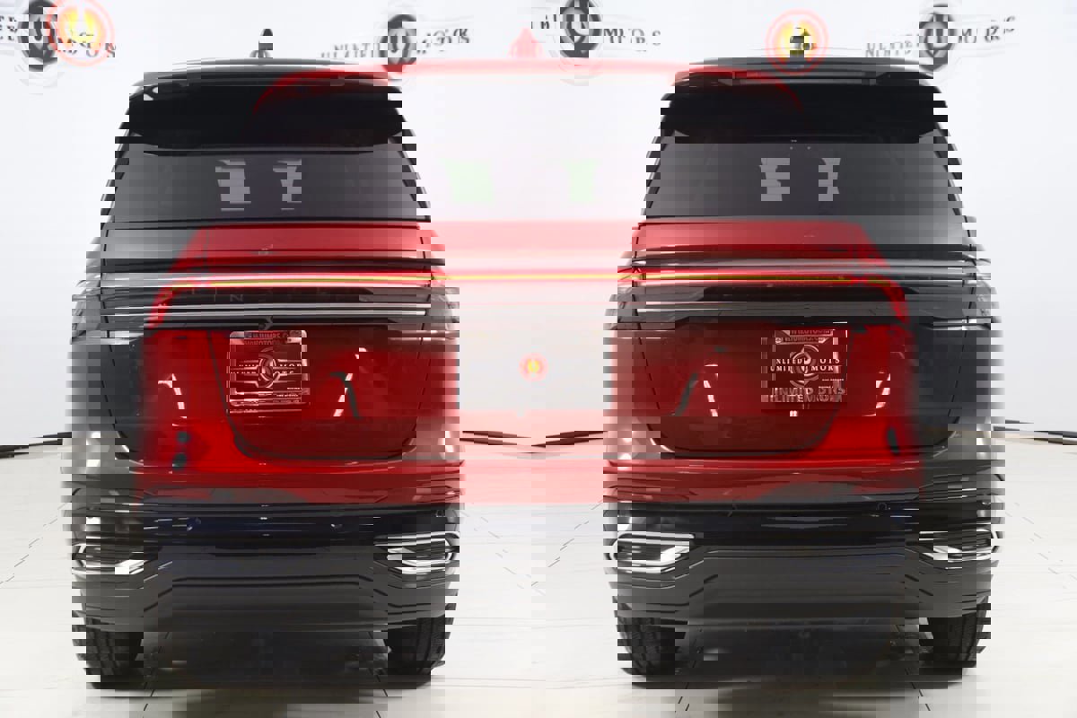 Used 2025 Lincoln Nautilus Premier image 52