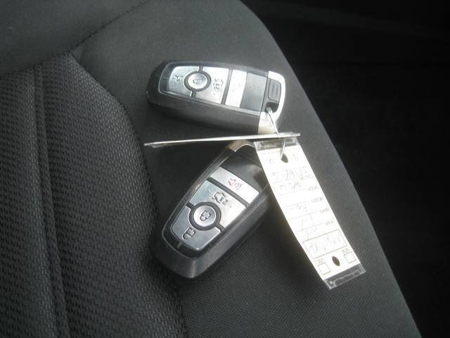 Used 2018 Ford Fusion SE w/ Fusion SE Technology Package image 19