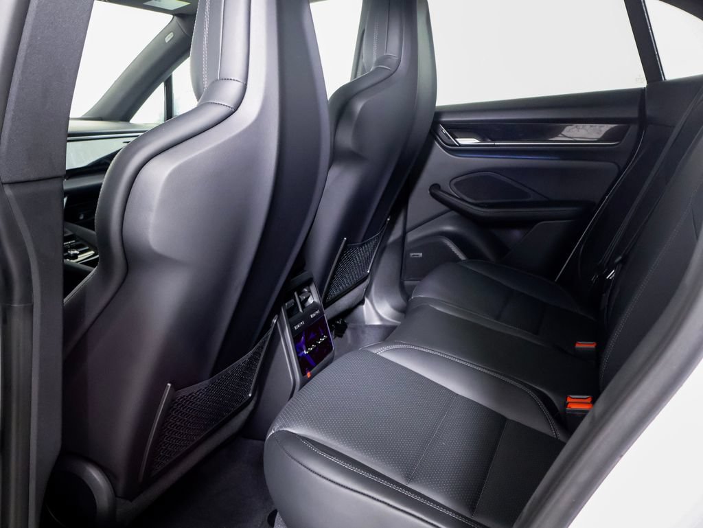New 2026 Porsche Macan 4 Electric AWD/4WD image 12