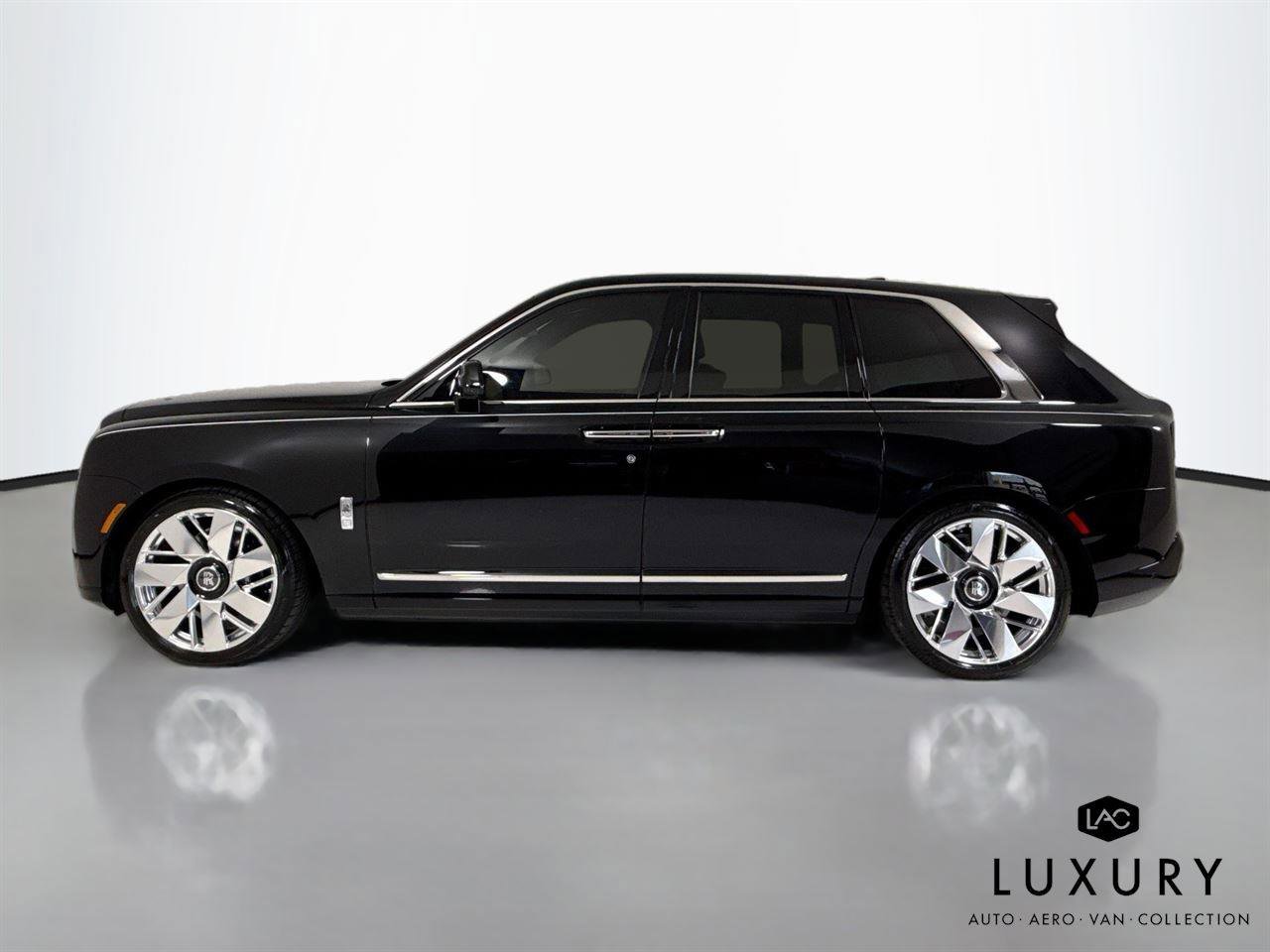 Used 2025 Rolls-Royce Cullinan AWD/4WD image 8