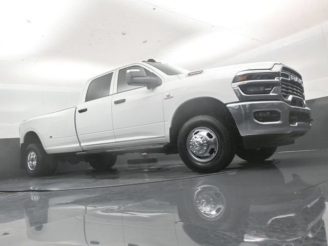 New 2026 RAM 3500 Tradesman AWD/4WD image 38